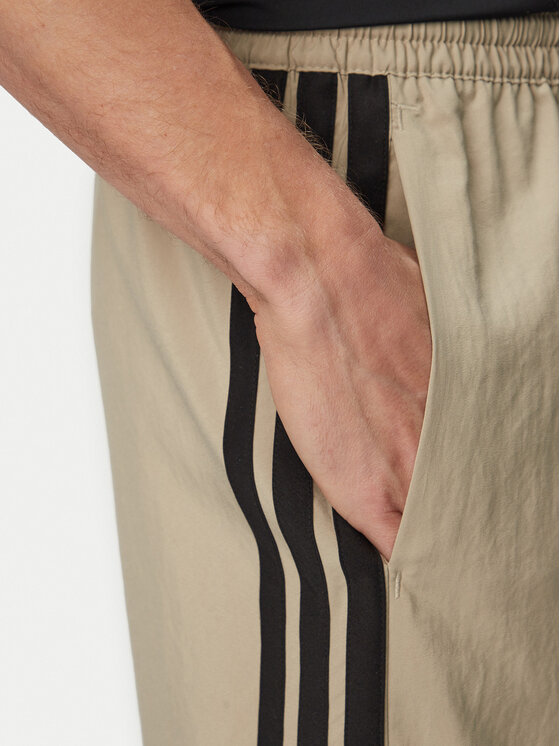 adidas adidas Pantaloni scurți sport Essentials 3-Stripes Chelsea KD4889 Verde Regular Fit