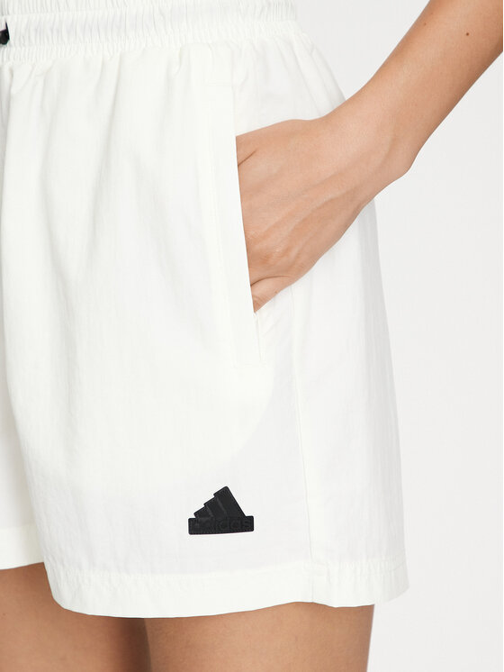 adidas adidas Pantaloni scurți sport City Escape Woven IW5208 Alb Loose Fit