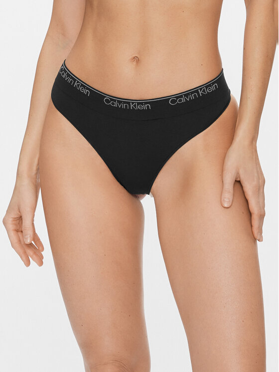 Calvin Klein Underwear Stringové nohavičky Thong 000QF7095E Čierna