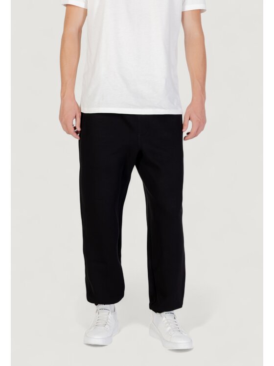 Armani Exchange Armani Exchange Spodnie dresowe XM001347 AF16222 Czarny Casual Fit