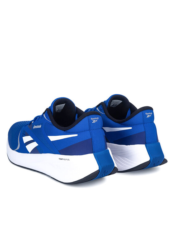 Para butów sportowych widziana z ty?u pod k?tem.