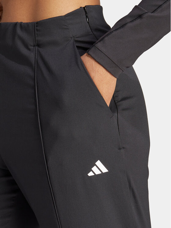 adidas adidas Pantaloni da tuta Train Essentials Minimal IJ5923 Nero Regular Fit