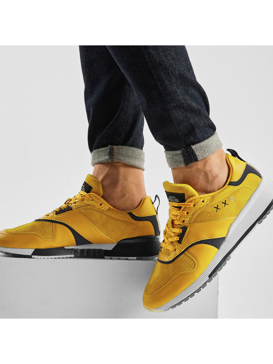 Sneaker sales 218 deals