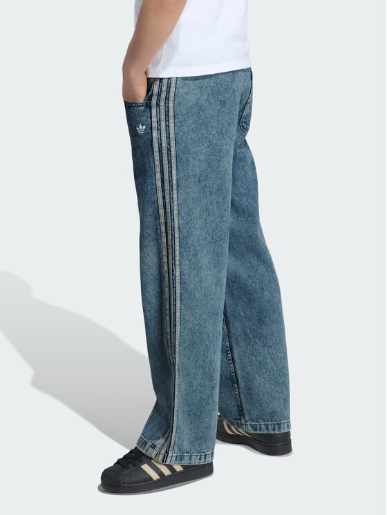 adidas adidas Jeansy 168913 Niebieski jasny Loose Fit