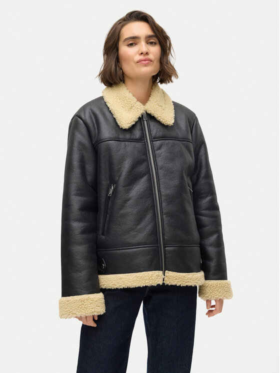 Vero Moda Bunda z imitácie kože Kay 10310165 Čierna Regular Fit