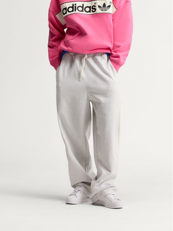 adidas Originals adidas Originals Spodnie dresowe 172582 Szary jasny Loose Fit