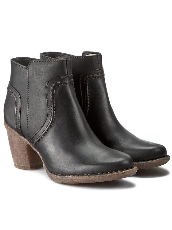Clarks carleta online