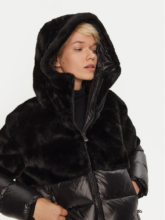 Blauer Blauer Pehelykabát 24WBLDC02290-999 Fekete Regular Fit