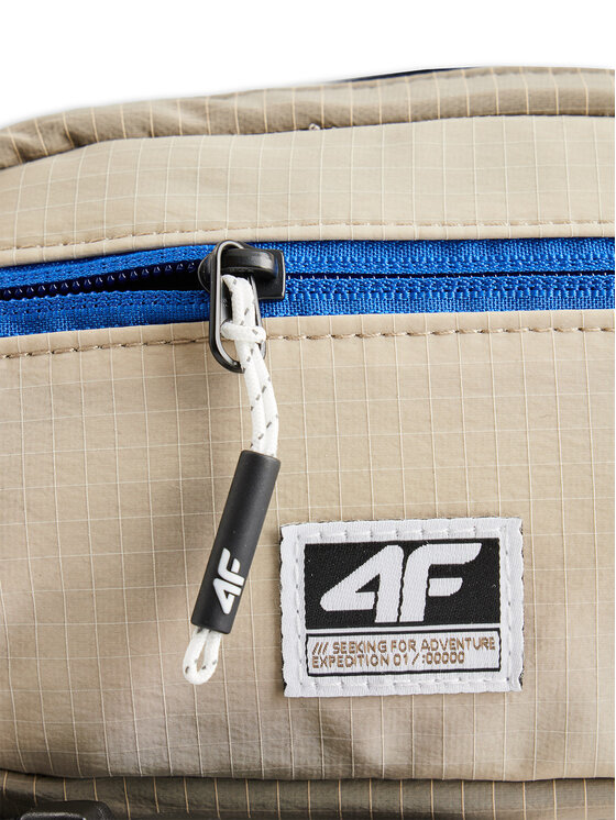4F 4F Nerka ESSENTIALS Beżowy