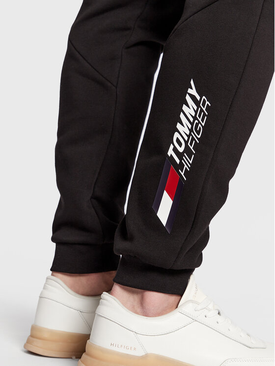 Tommy Hilfiger Tommy Hilfiger Spodnie dresowe Essentials MW0MW27924 Czarny Regular Fit