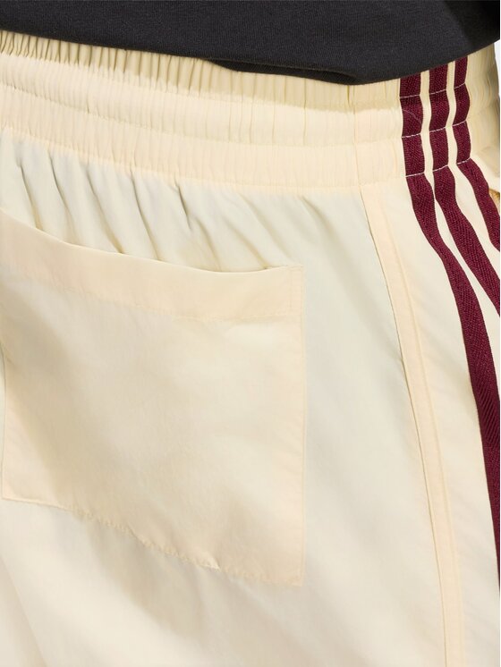 adidas adidas Szorty materiałowe 159299 Żółty Regular Fit