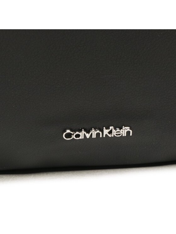 Calvin Klein Calvin Klein Ročna torba Puffed Shoulder Bag K60K611020 Črna