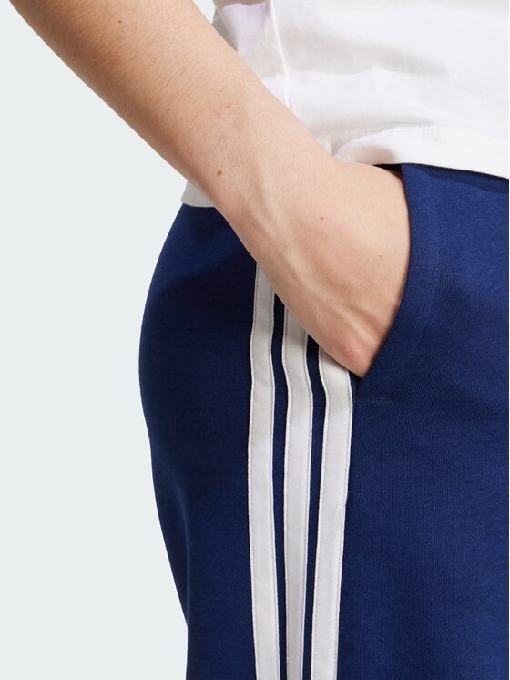 adidas adidas Spodnie dresowe 152263 Niebieski Regular Fit