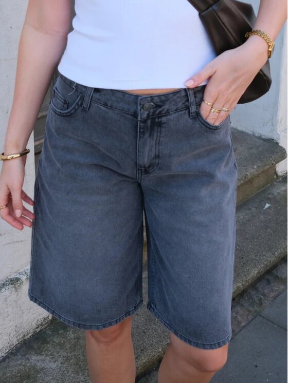 TeeShoppen TeeShoppen Szorty jeansowe 'Basic Collection' Czarny Regular Fit