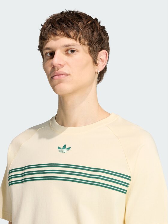 adidas adidas T-Shirt CHEST STRIPES Żółty jasny Regular Fit