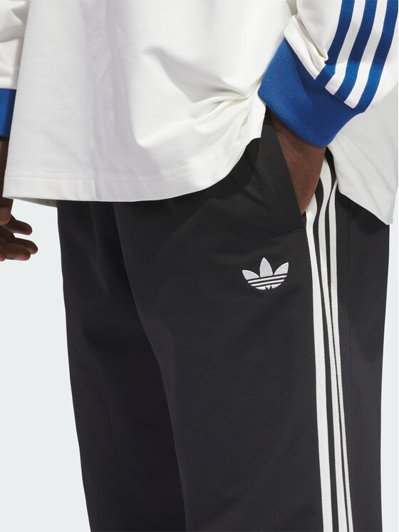 adidas adidas Spodnie materiałowe 158866 Czarny Loose Fit