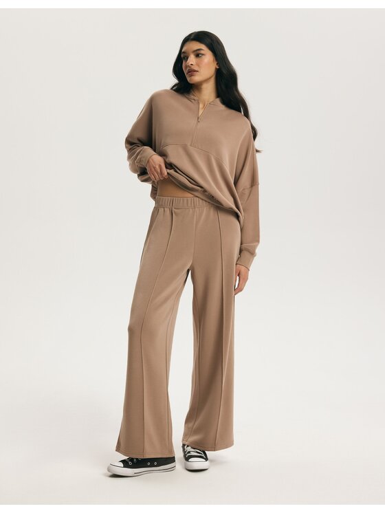Esotiq Esotiq Spodnie dresowe 45231 Brązowy Regular Fit