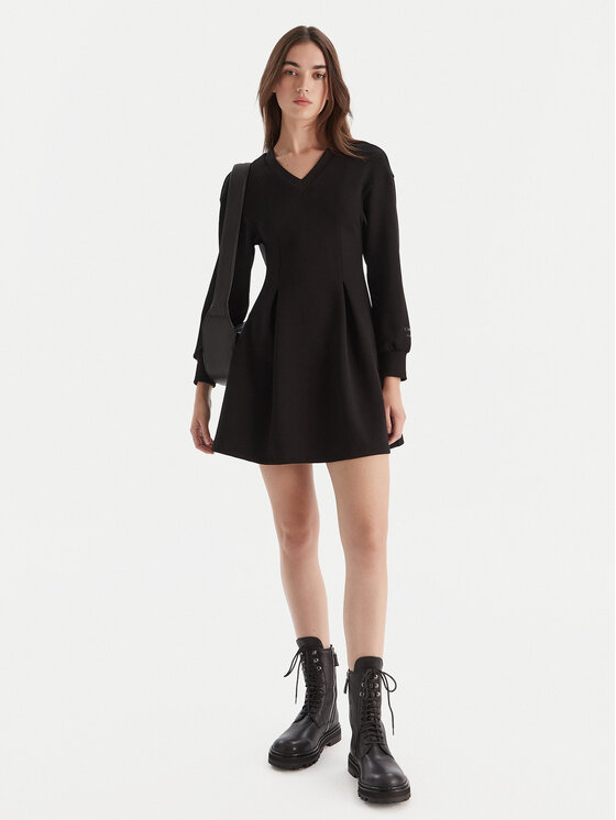 Armani Exchange Armani Exchange Trikotažinė suknelė XW001288 AF16111 UC001 Juoda Regular Fit
