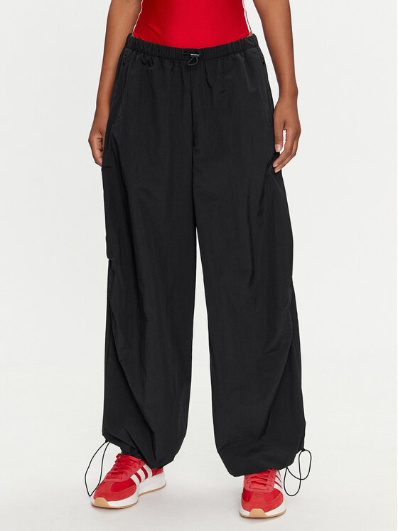 adidas adidas Спортивні штани City Escape Woven Parachute IV9780 Чорний Loose Fit