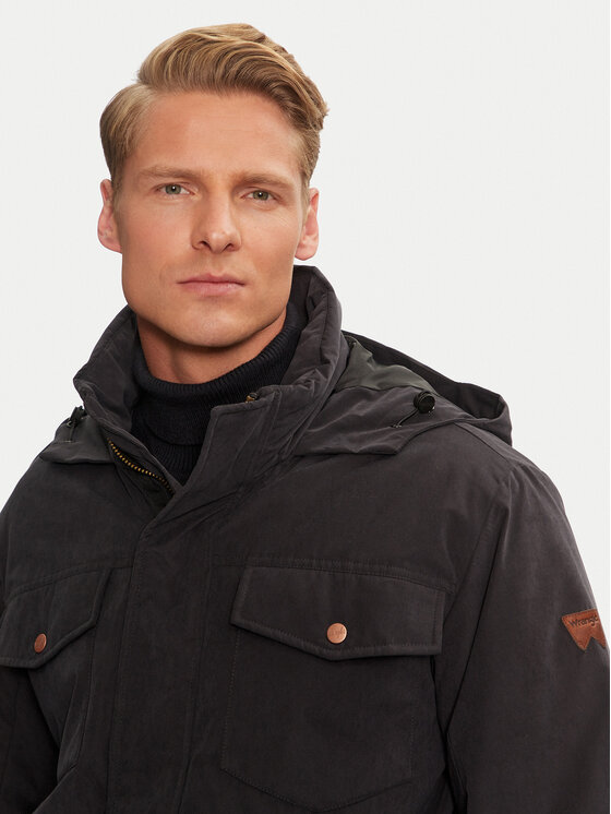Wrangler Wrangler Žieminė striukė 112357266 Juoda Regular Fit