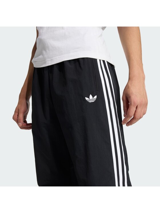 adidas adidas Παντελόνι φόρμας Firebird Woven KE1371 Μαύρο Regular Fit