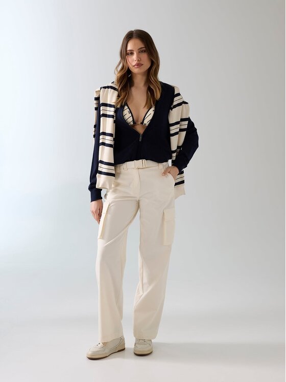 Guess Guess Spodnie materiałowe 182472 Biały Slim Fit