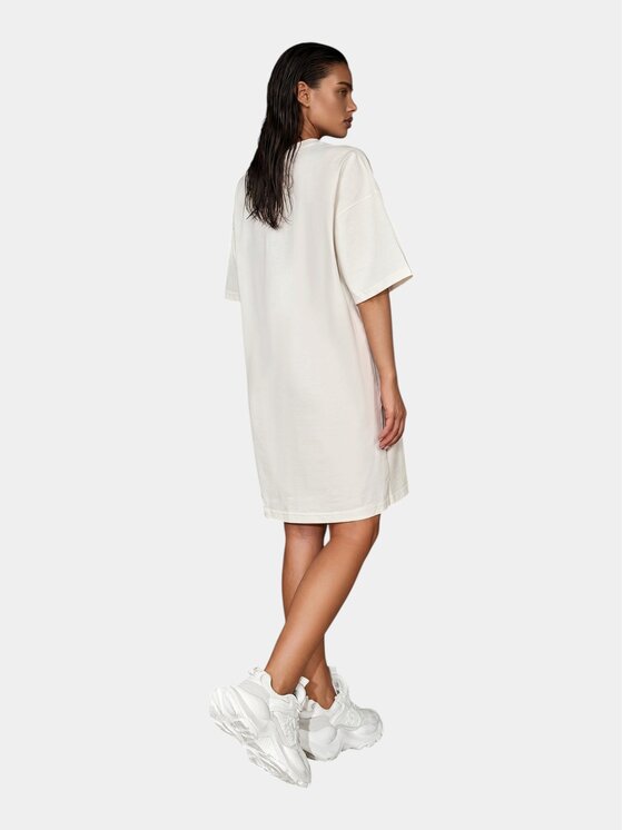 MADE BY SOCIETY MADE BY SOCIETY Sukienka codzienna ULTRA JORTS Dress - D27490 Beżowy Basic Fit