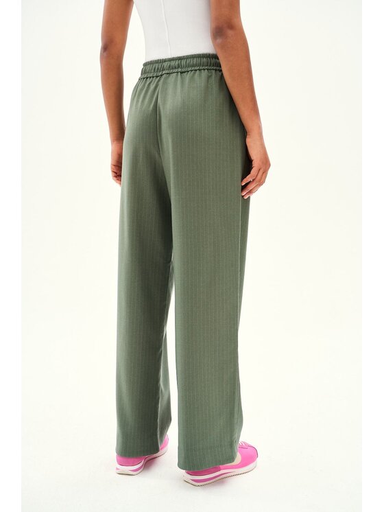 NAOKO NAOKO Spodnie garniturowe Fresh Chapter Zielony Regular Fit
