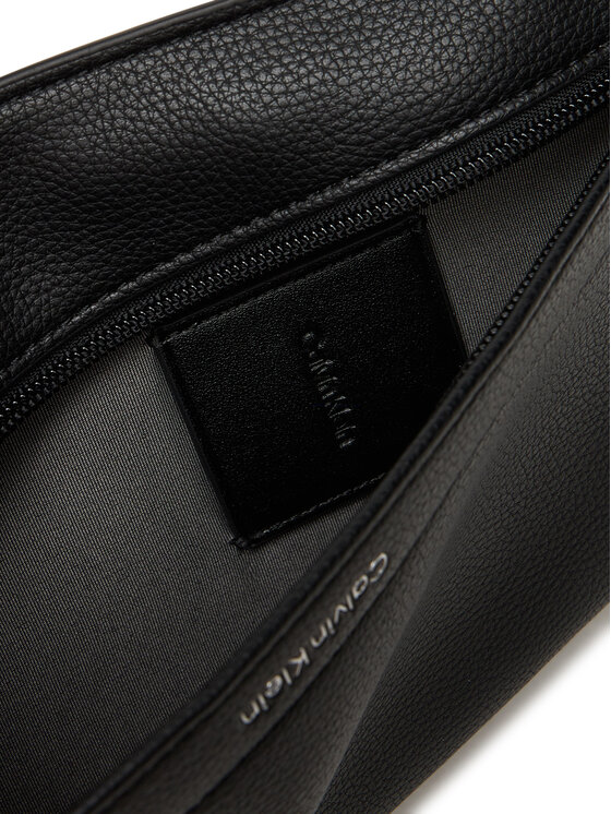 Calvin Klein Calvin Klein Мъжка чантичка Raised Square Sling LV04D3271G Черен