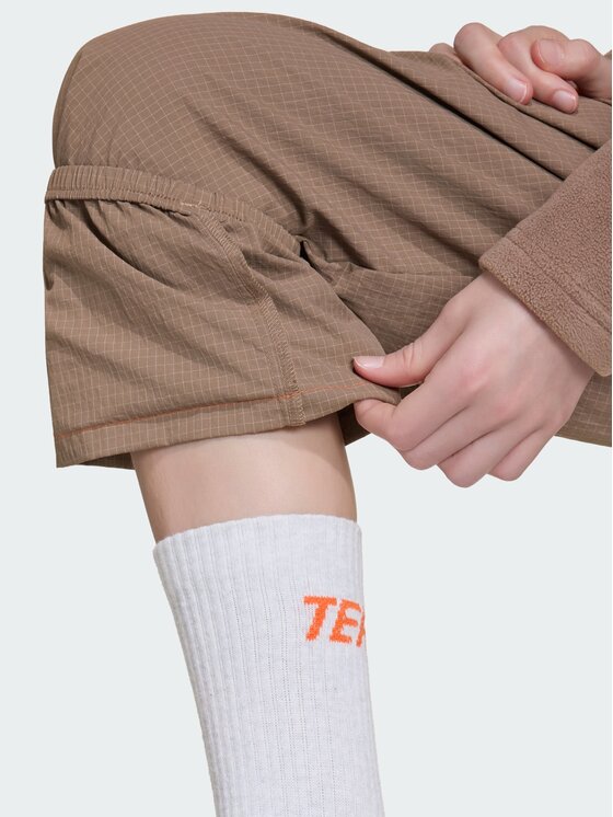 adidas adidas Spodnie outdoor 162745 Brązowy Loose Fit