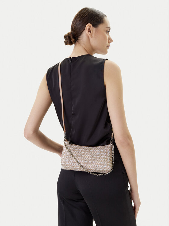 Coccinelle Coccinelle Borsetta SHF Coccinelle Aura Coated Mo E5 SHF 55 01 0 Beige