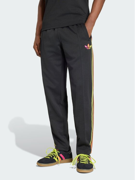 adidas adidas Spodnie dresowe 165822 Czarny Regular Fit