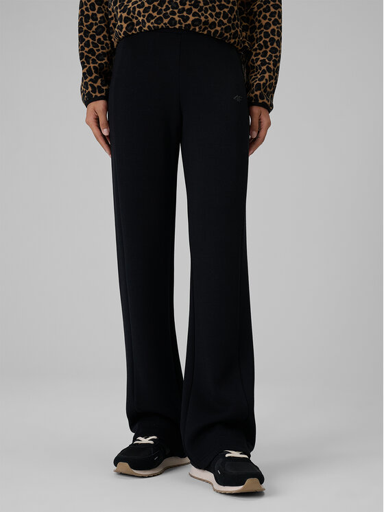 4F 4F Spodnie dresowe ESSENTIAL Czarny Slim Fit