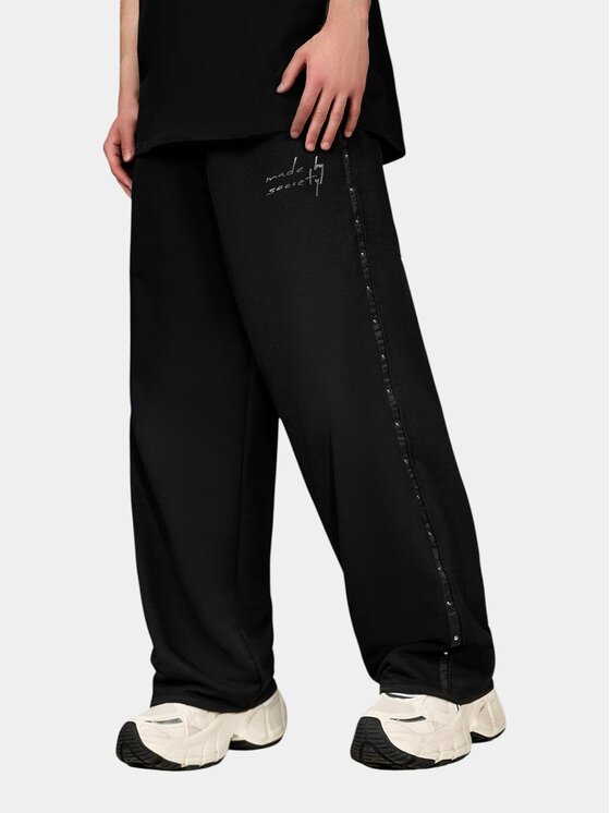 MADE BY SOCIETY MADE BY SOCIETY Spodnie materiałowe Pantaloni Nomad Rust - P17154 Czarny Basic Fit
