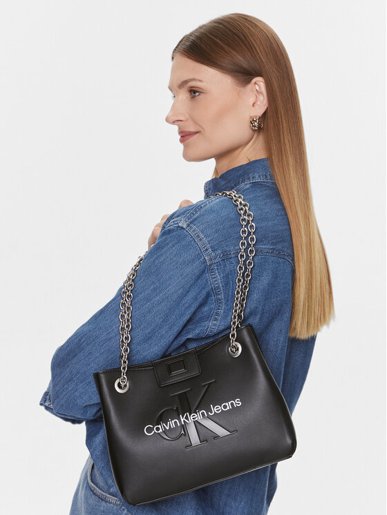 Calvin Klein Jeans Calvin Klein Jeans Torbica Sculpted Shoulder Bag24 Mono K60K607831 Crna