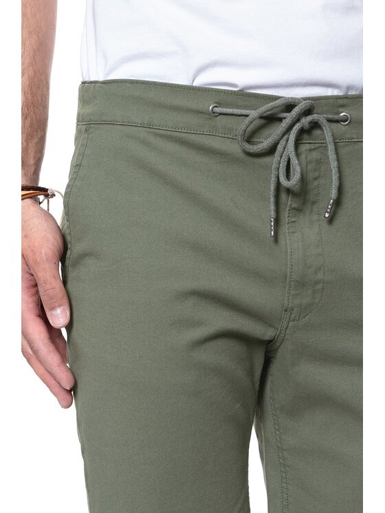 Lee Lee Szorty materiałowe DRAWSTRING SHORT Beżowy Slim Fit