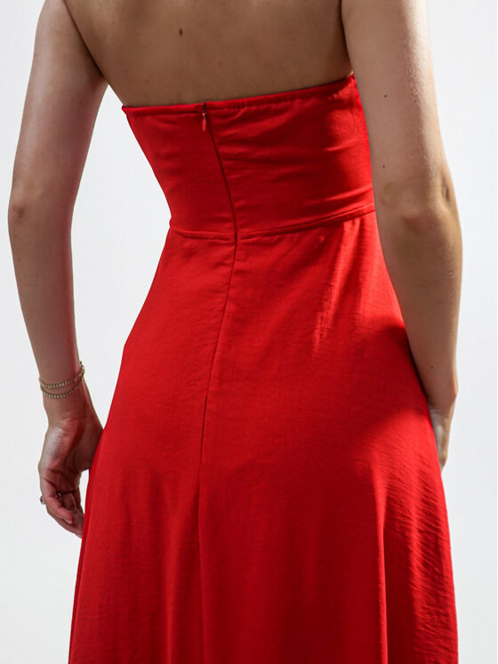 LilaLou LilaLou Sukienka wieczorowa Dua Czerwony Slim Fit