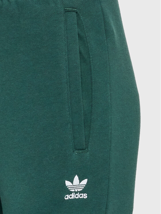 adidas adidas Donji dio trenerke adicolor Essentials HS6781 Zelena Slim Fit