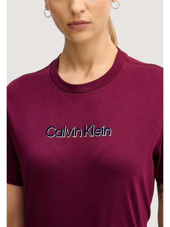 Calvin Klein Jeans Calvin Klein Jeans T-shirt LV047E821G Bordeaux Casual Fit