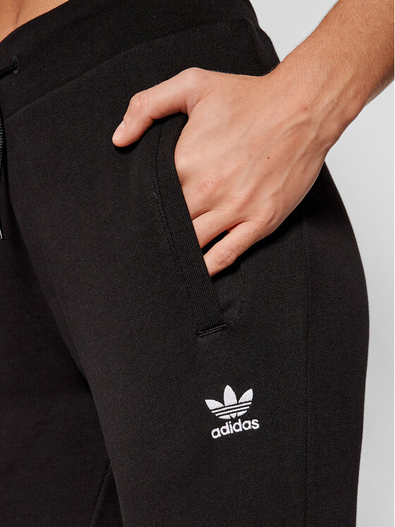 adidas adidas Spodnji del trenirke adicolor Essentials H37878 Črna Slim Fit