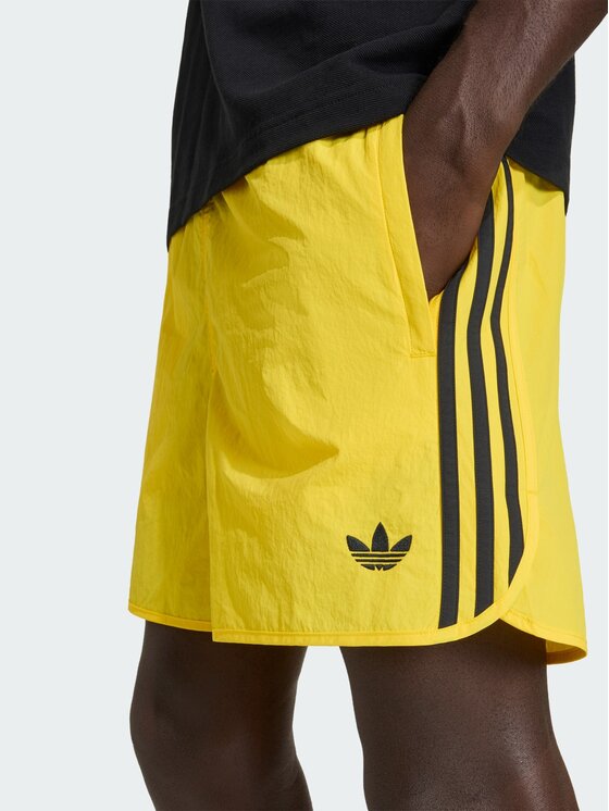adidas adidas Szorty materiałowe 159299 Żółty Regular Fit