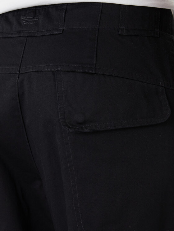 adidas adidas Hlače iz tkanine Premium Essentials JY2636 Črna Loose Fit