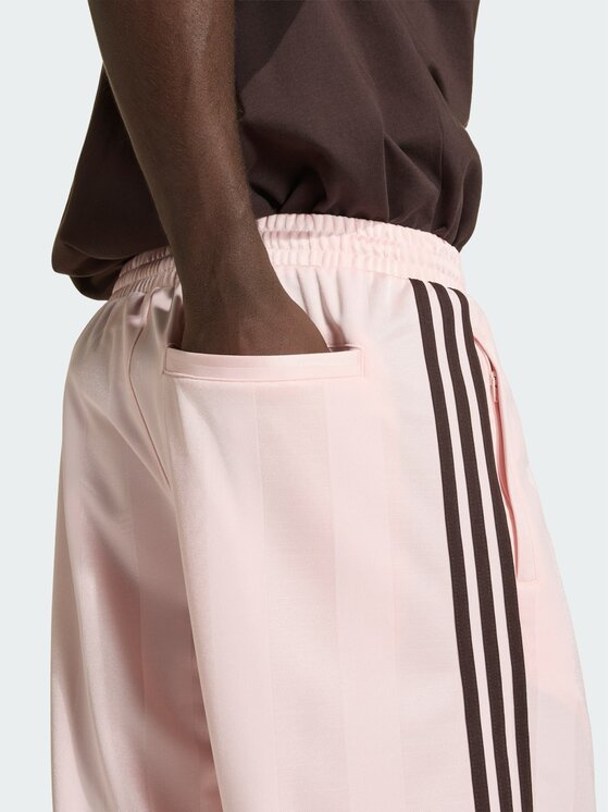 adidas adidas Szorty materiałowe 159302 Różowy jasny Regular Fit