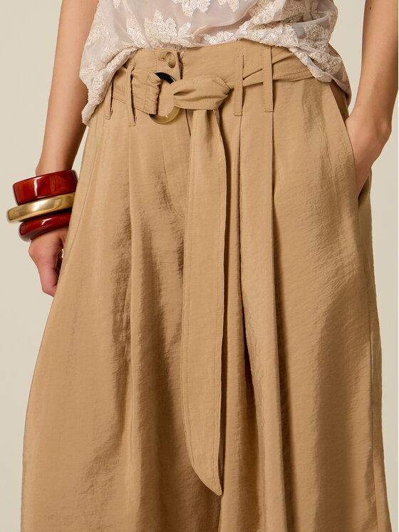 Oltre Oltre Pantaloni di tessuto P06MR009707N002 Crema Regular Fit