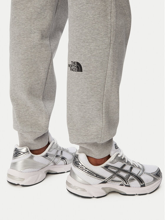 The North Face The North Face Donji dio trenerke Evo Box Hd NF0A8JB0 Siva Regular Fit