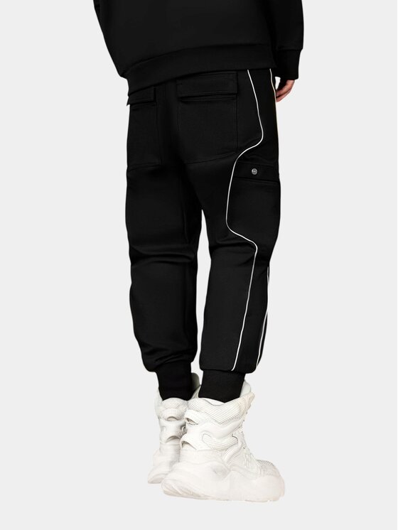 MADE BY SOCIETY MADE BY SOCIETY Spodnie materiałowe Pantaloni Essence Flow - P17186 Czarny Basic Fit