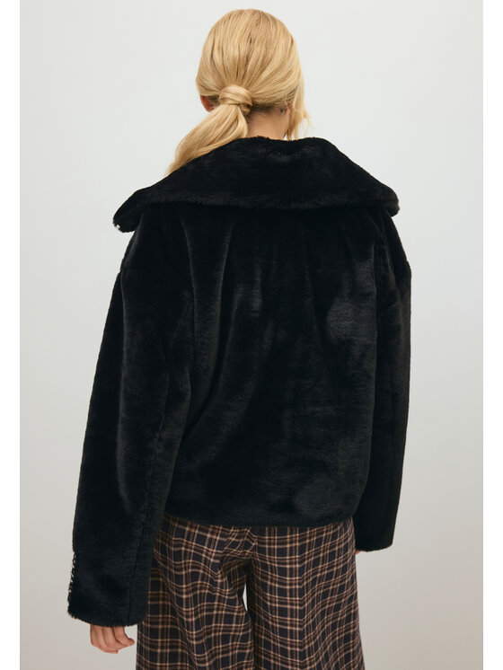 BIZUU BIZUU Kožešina FLUFFY FAUX FUR WARM WINTER Černá Standard Fit