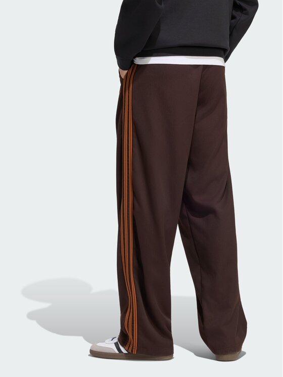 adidas adidas Spodnie dresowe 169011 Brązowy Regular Fit