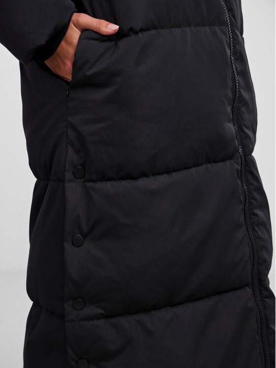 YAS YAS Pehelykabát 26030707 Fekete Regular Fit
