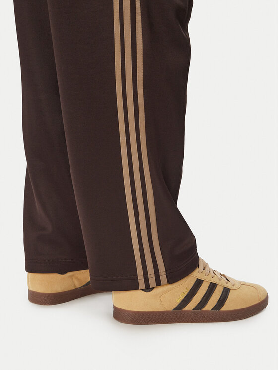 adidas adidas Donji dio trenerke adicolor Spacer KS7432 Tamno smeđa Baggy Fit